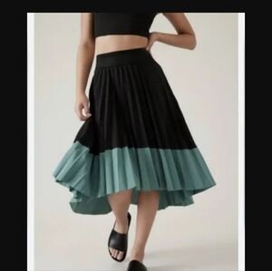 Gorgeous Athleta High-Low Pleated Skirt